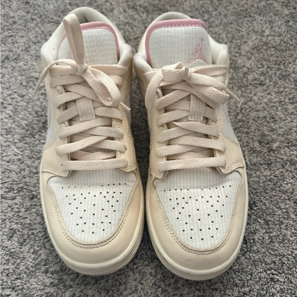 Nike Low-Top Shoes